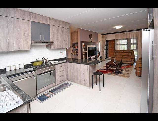 3 BEDROOM APARTMENT FOR SALE IN ATLASVILLE